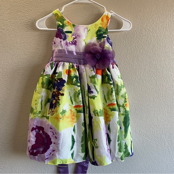 Beautiful Girls Floral Dress Size 5 - Picture 1 of 3